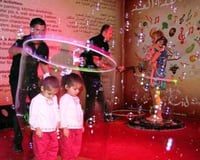 Bubble Show Performers