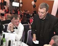 3529412-fast_112_596_398