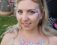 Pink & Blue Décolletage