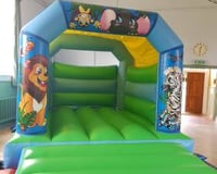 jungle-bouncy-castle-and-ball-pit