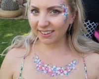 Pink & Blue Décolletage