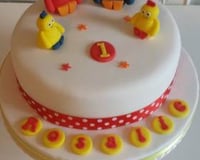 twirlywhoos cake