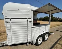 TT Catering | Luxury Horse box hire