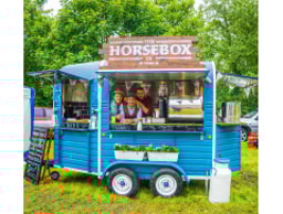 The Horsebox UK logo