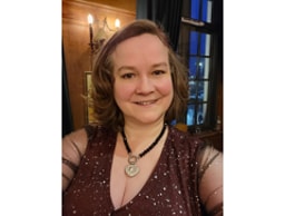 Lady V - Cabaret Singer logo