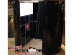 Amazing Photo Booths logo