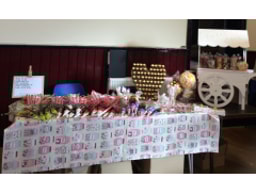 Carla's Sweetz & Treatz logo