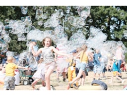 The Amazing Bubble Show logo