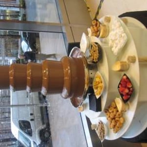 chocolate-fountain-hire-canary-wharf