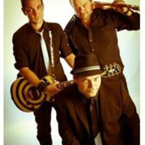 Pretty Vegas - North West Function and Wedding Band