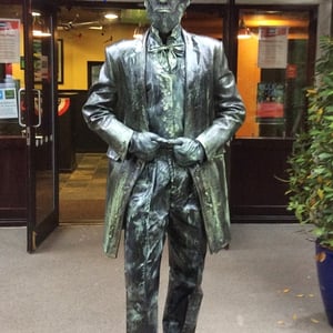 President-Lincoln statue