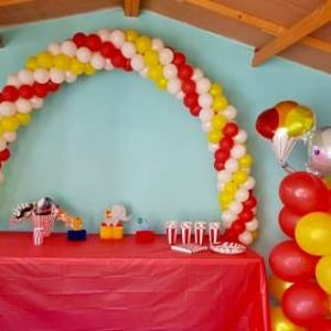 Circus Themed Cake Table Balloon Arch in Hertfordshire, Bedfordshire, Essex & surrounding areas. 