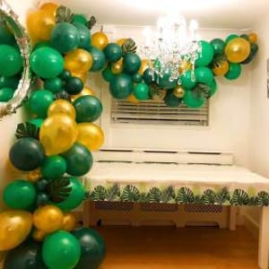 Organic Balloon Garland in Hertfordshire, Bedfordshire, Essex & surrounding areas. 