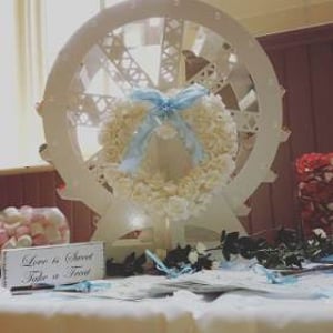 Sweet ferris wheel hire in Hertfordshire, Bedfordshire, Essex & surrounding areas. 