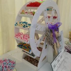 Sweet ferris wheel hire in Hertfordshire, Bedfordshire, Essex & surrounding areas. 