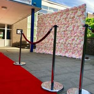 Flower Wall hire in Hertfordshire, Bedfordshire, Essex & surrounding areas. Perfect for weddings, birthdays & baby showers