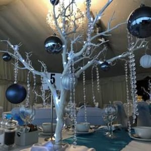 Winter Wonderland table centrepiece hire in Hertfordshire, Bedfordshire, Essex & surrounding areas. Perfect for birthdays or corporate events