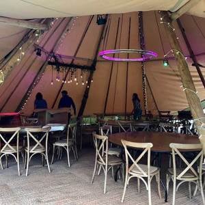 5'6 Round trestle table (2)