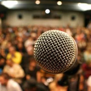 Microphone-with-crowd