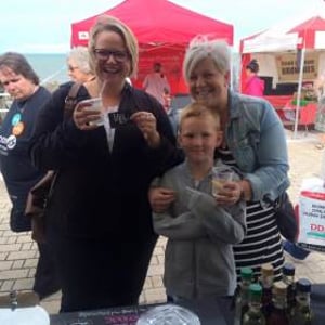 Delighted customers @ Sea 2 Shore!