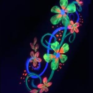 Blacklight_UV_Face_Paint