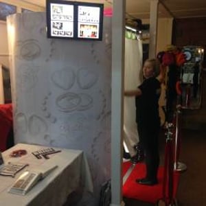 apple booth phone 111