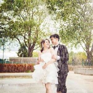 Pre-wedding day shoot in Putney Bishops Park London. Engagement and  wedding photography, videography, make up hair service