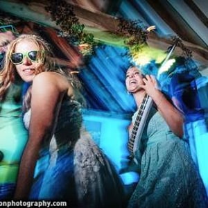 14-alive-network-wedding-entertainment-nationwide-guests-dancing