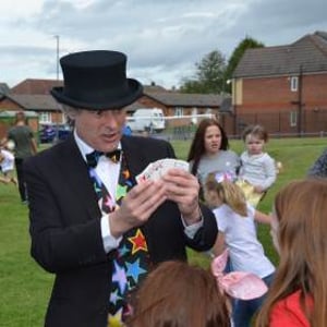 17d Festival Strolling Magic