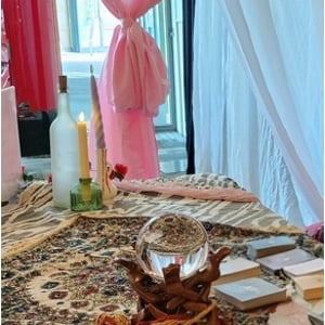 psychic table set up