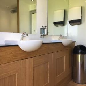 Luxury 3plus1 - Ladies toilets (2)