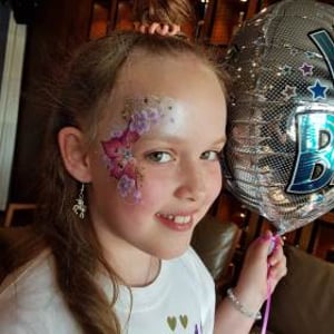 Facepainting Flowers