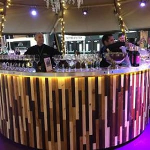 Rustic round bar_showcase