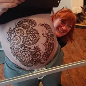Baby bump in Natural Henna - Lavender mix and me! 