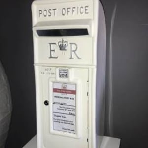 king of the castles glos post box