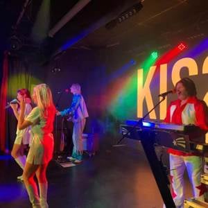 ABBA tribute band Kiss The Teacher
