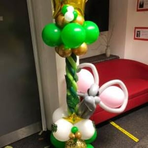 Jungle theme balloon display