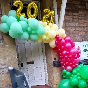 Bespoke balloon display