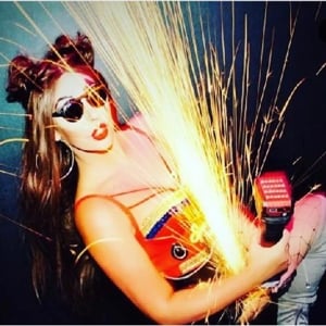 angle grinding shows 