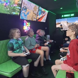 received_1717374175437679