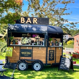 Horse box bar