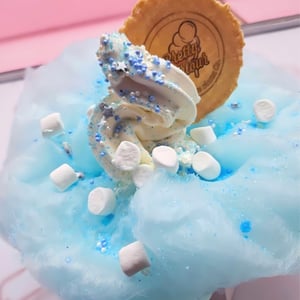 Frozen inspired ice cream with our Tiffany inspired box and branded wafers