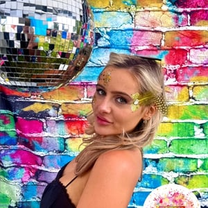 Subtle glitter glamour looks