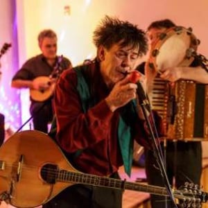 Fred Giving It Laldy.