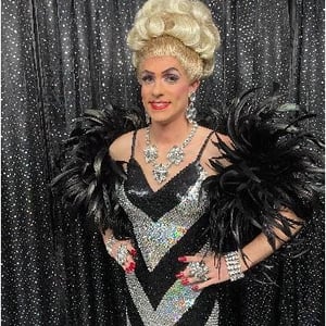 2022 Publicity Photo Drag Queen Miss Dot Com