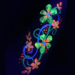 Blacklight_UV_Face_Paint