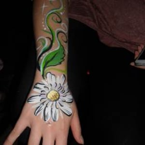 Daisy arm art.