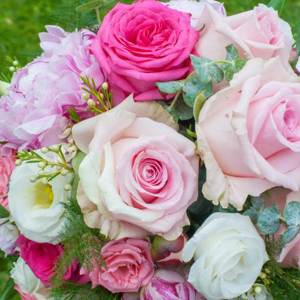 Rose, Lisi & Wax Bouquet