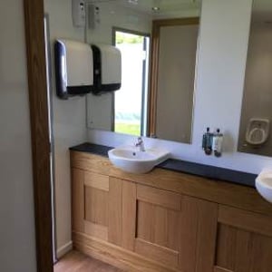 Luxury 3plus1 - Ladies toilets (3)