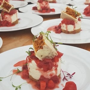 Cheese cake witrh white choc honeycomb & Strawberries